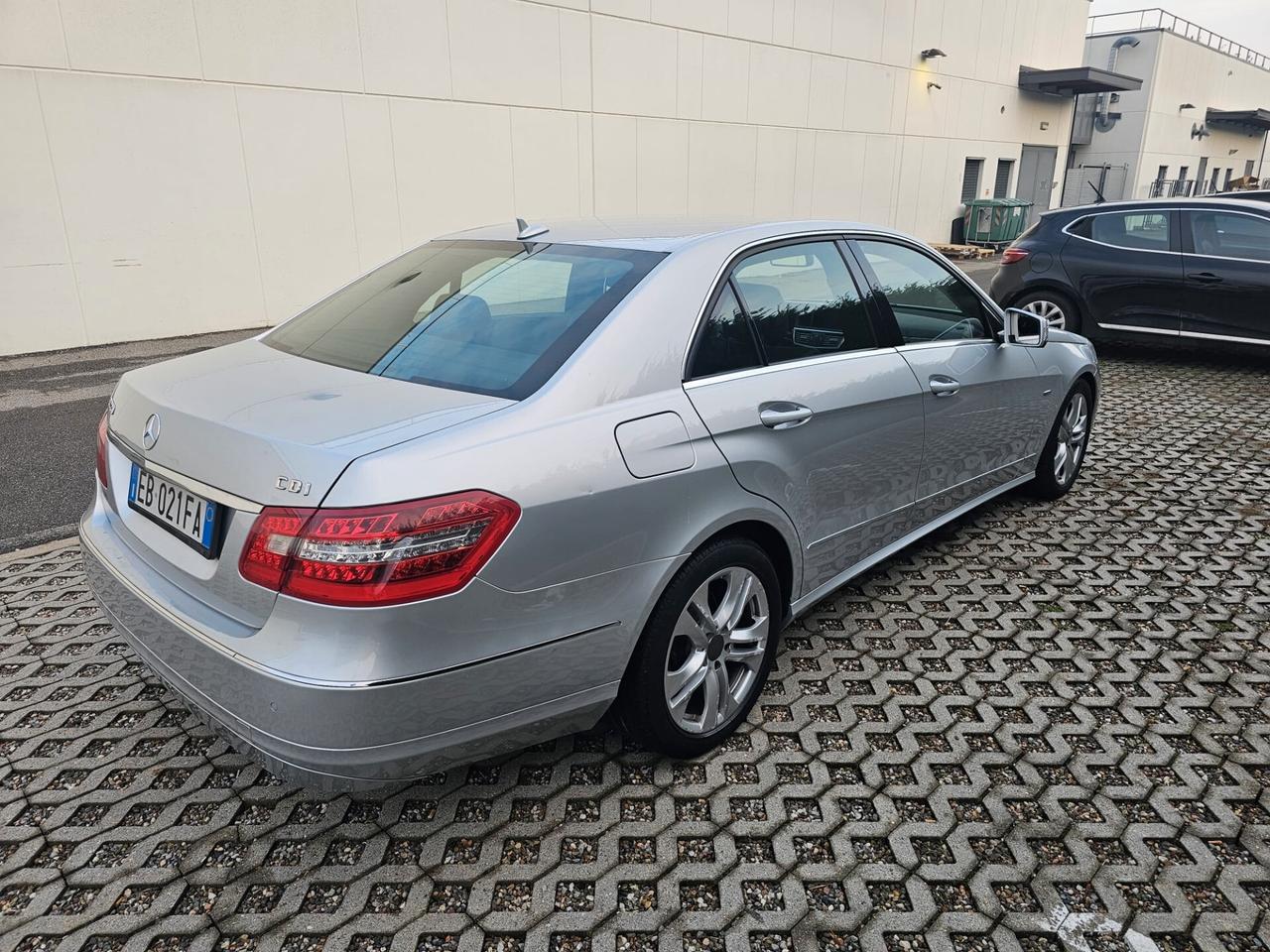 Mercedes-benz E 220 AVANTGARDE AMG