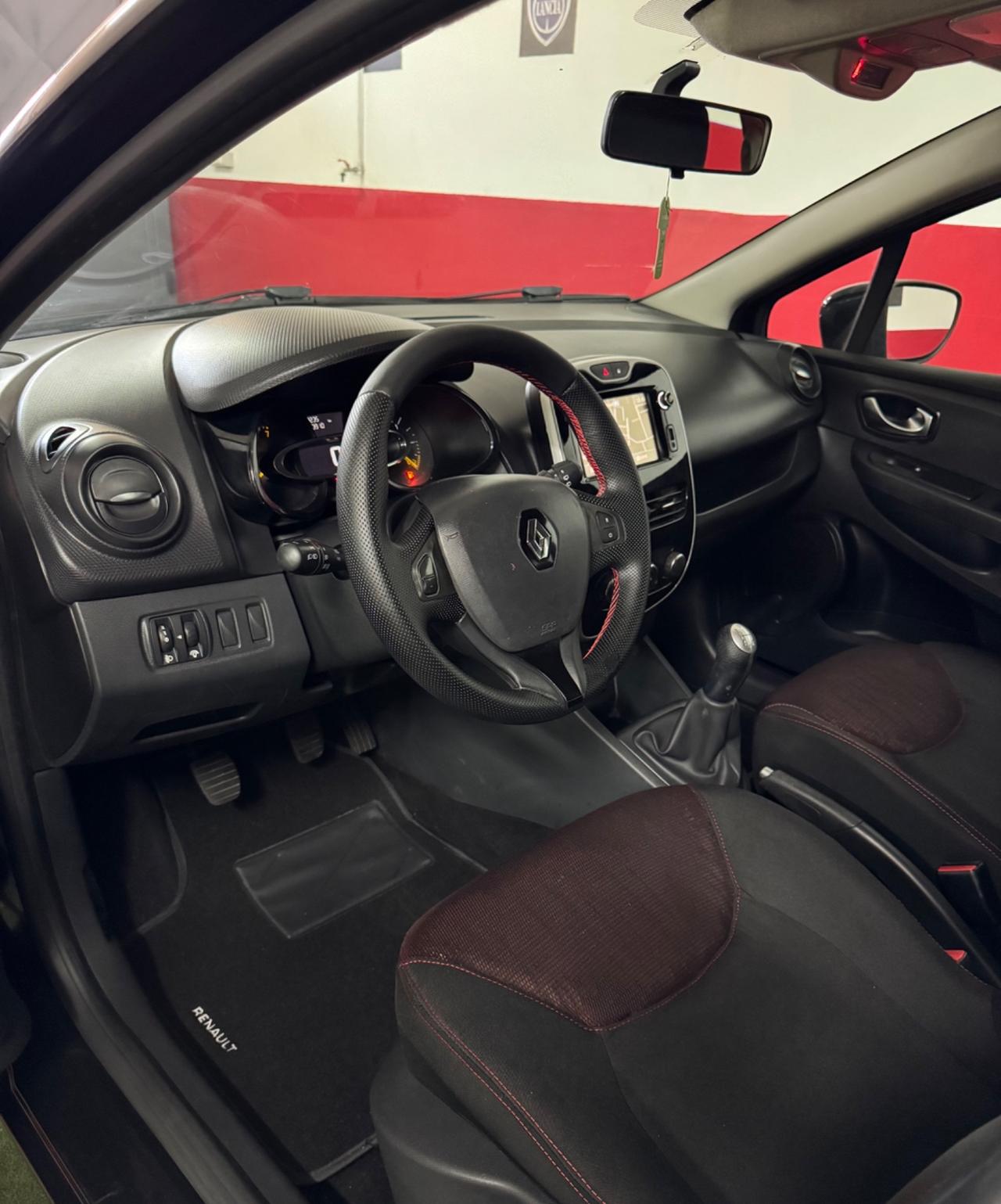 Renault Clio 1.2 75CV 5 porte Anno 2015 Unico proprietario