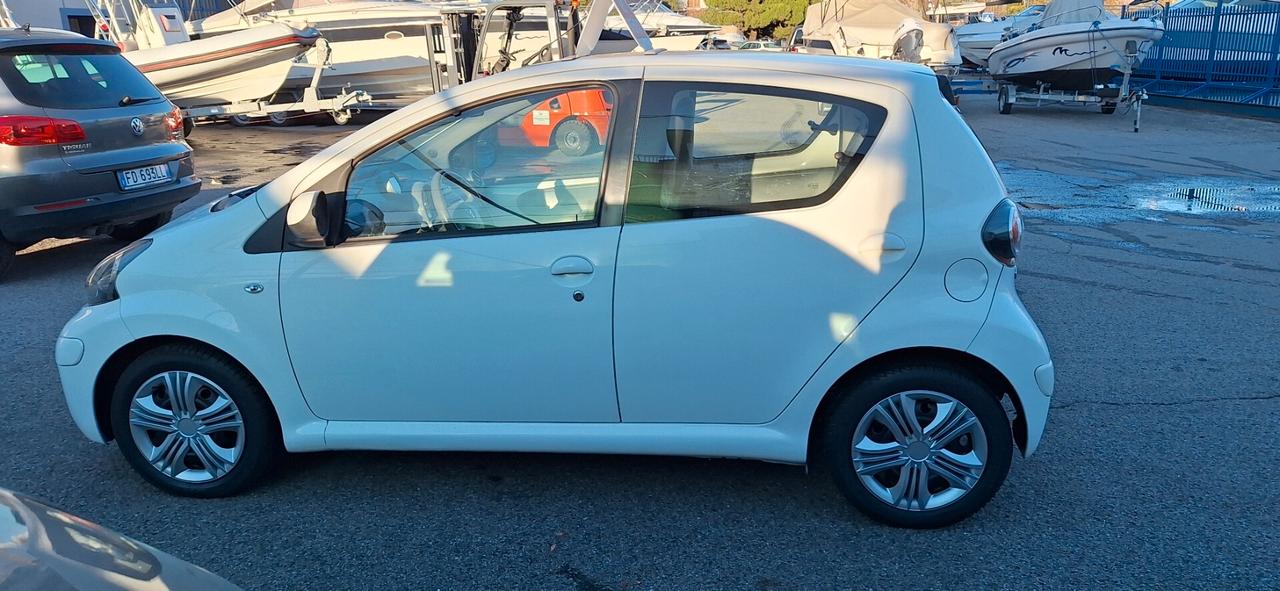 Toyota Aygo 1.0 12V VVT-i 5 porte Sol Connect