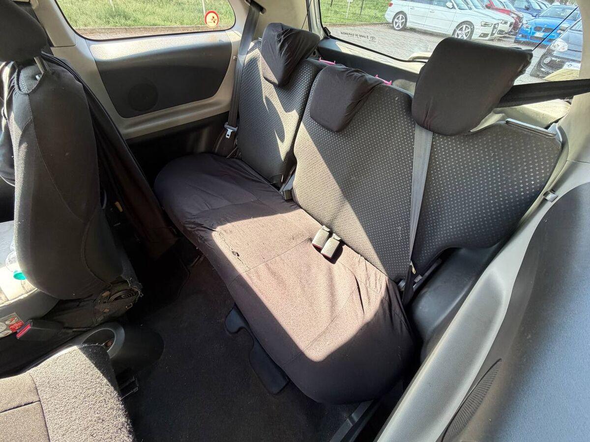 Toyota Yaris 3 Porte Yaris 1.3 (dual) Sol c Vsc+Trc 3p m-mt