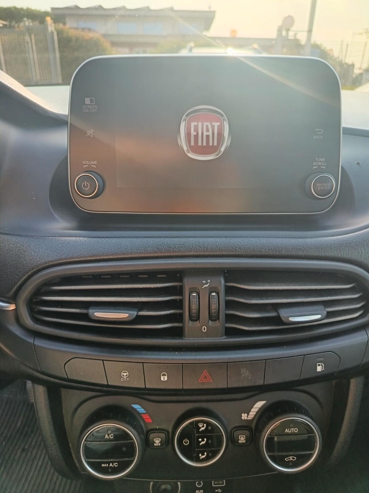 Fiat Tipo 1.4 T-Jet 120CV GPL 5 porte Lounge VETTURA CONTO VENDITA