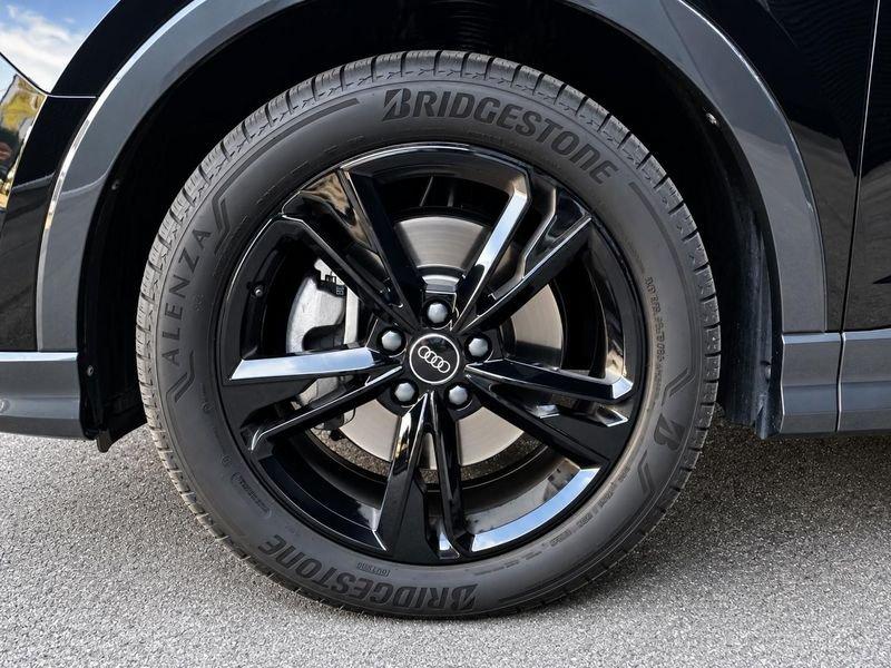 Audi Q3 SPB 40 TDI Quattro S-tronic Identity Black 193 CV