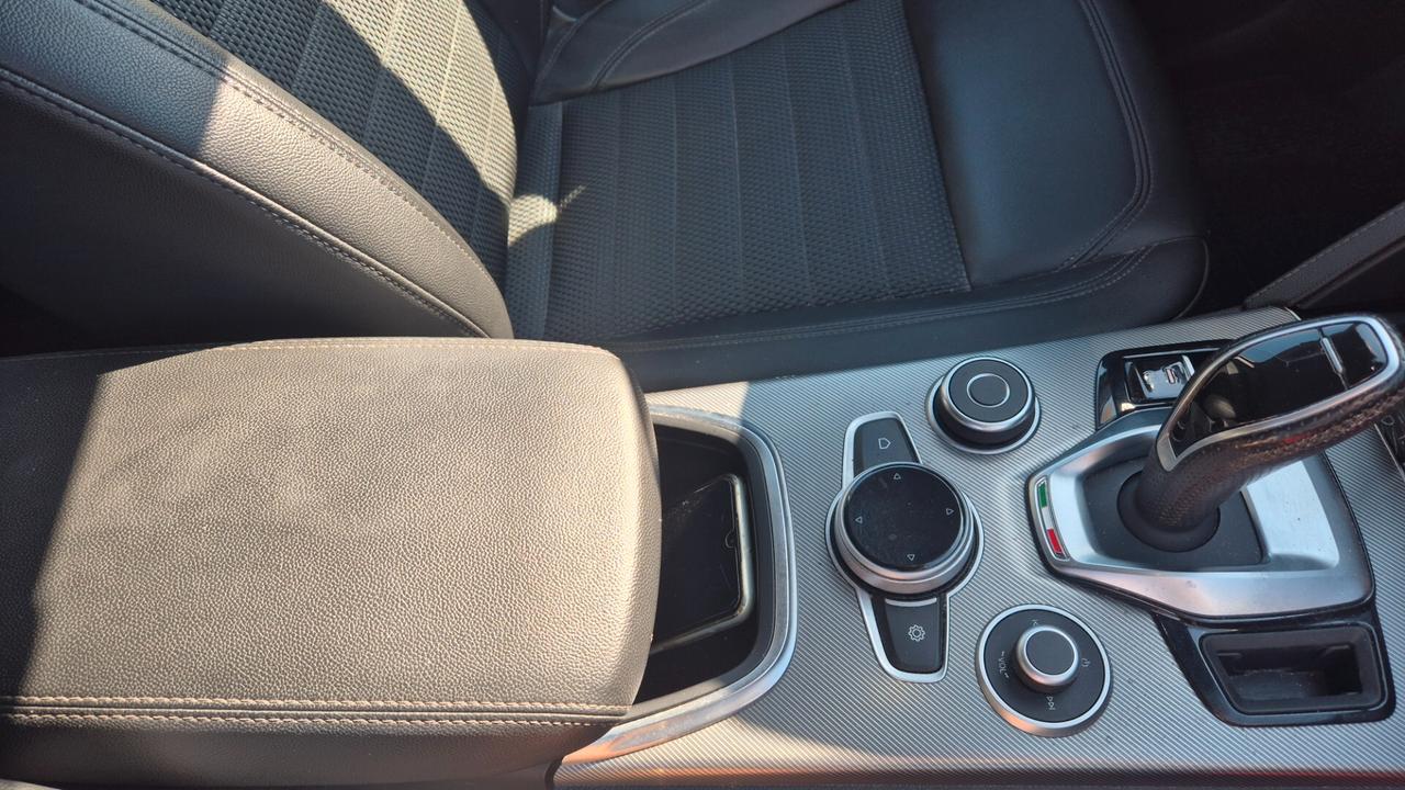 Alfa Romeo Stelvio 2.2 Turbodiesel 190 CV AT8 Q4 Sprint
