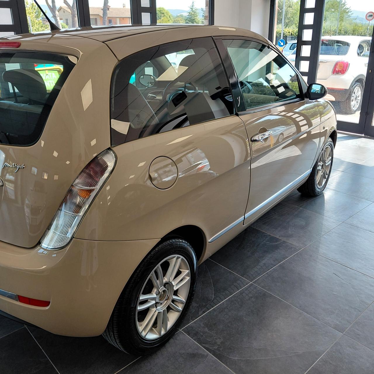 LANCIA YPSILON ANNO 2007 DS 1.3 MULTIJET ADATTA NEOPATENTATI KM 220 MILA