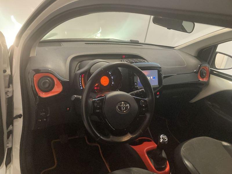 Toyota Aygo 1.0 VVT-i 72 CV 5 porte x-wave orange