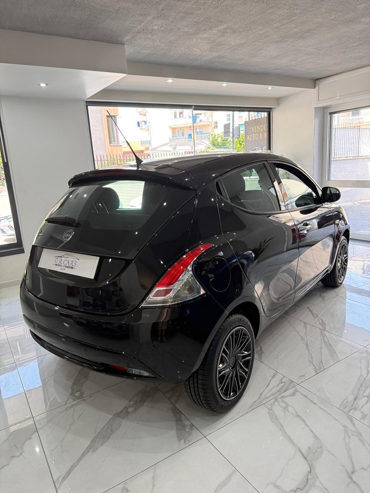 Lancia Ypsilon 1.2 69 CV 5 porte S&S Gold