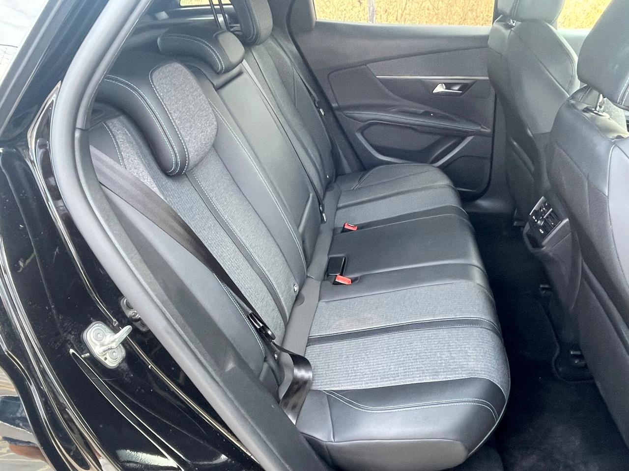 Peugeot 3008 BlueHDi 130 S&S Allure