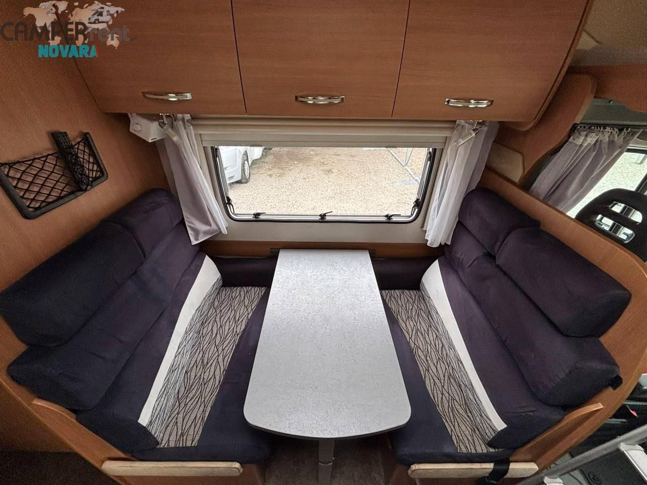CHALLENGER GENESIS 65 - mansardato con doppia Dinette e letti a castello in coda