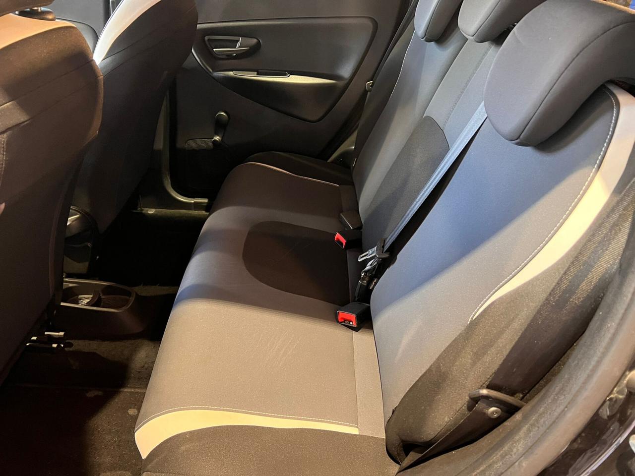 Lancia Ypsilon 1.2 69 CV 2015 NEOPATENTATO
