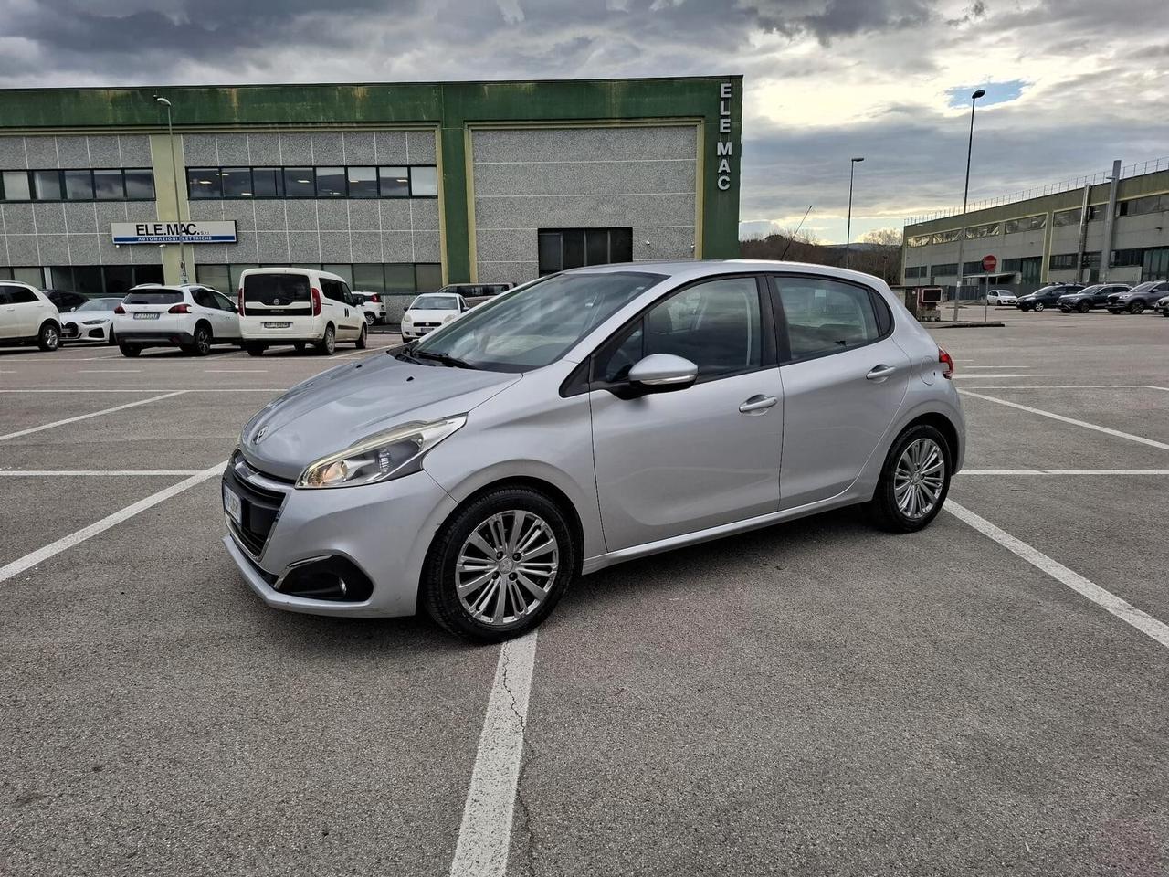 Peugeot 208 BlueHDi 75 5 porte Allure