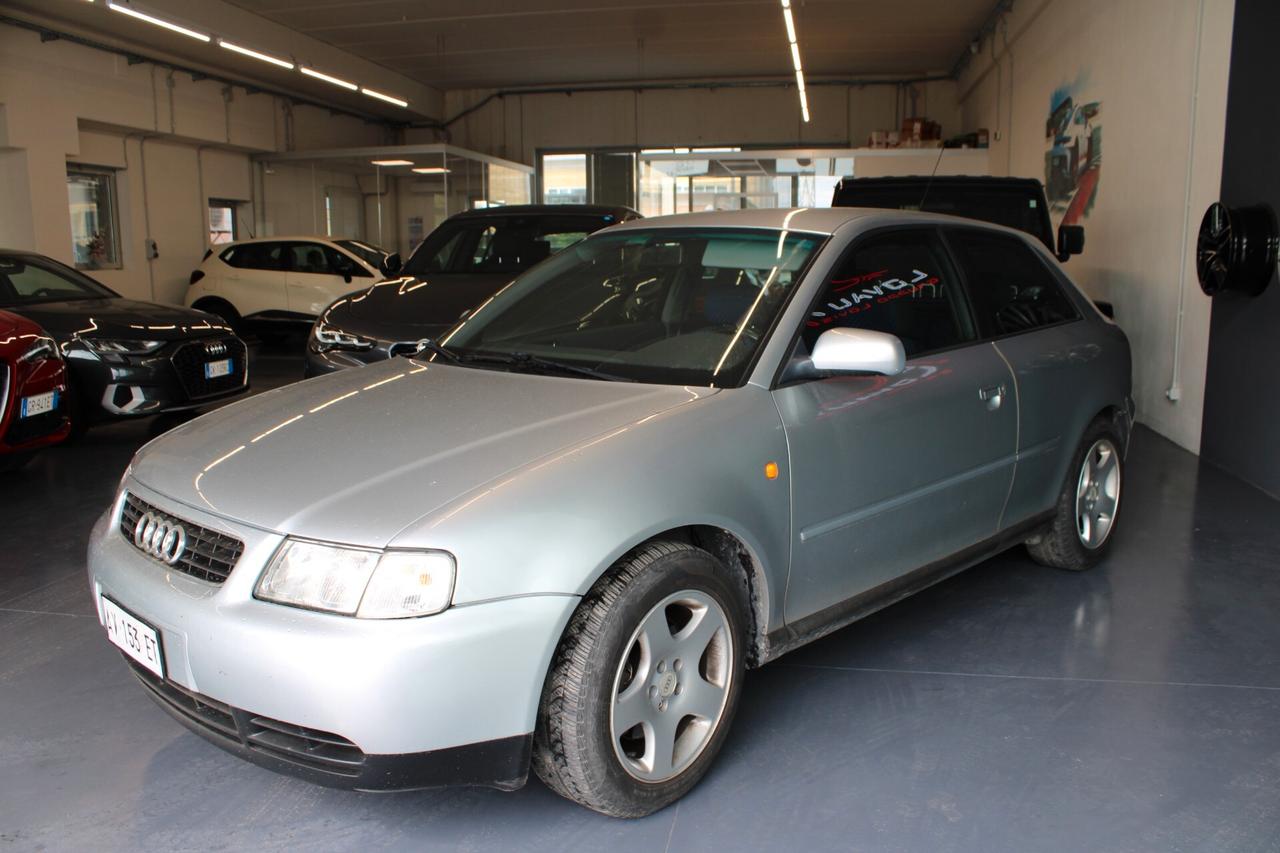 Audi A3 1.8 turbo 20V cat 3p. Ambiente