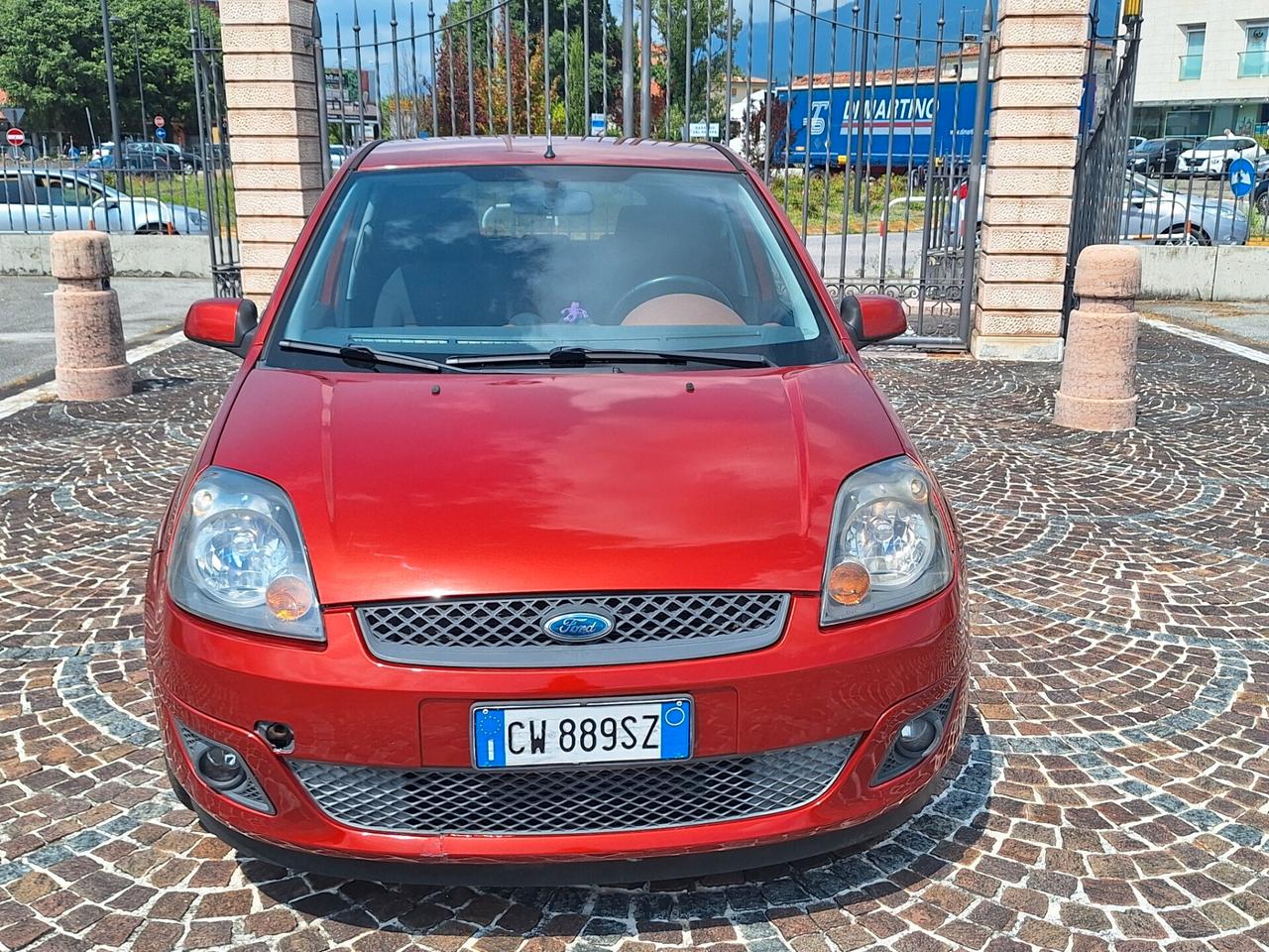 Ford Fiesta 1.2 16V 5p. Ghia