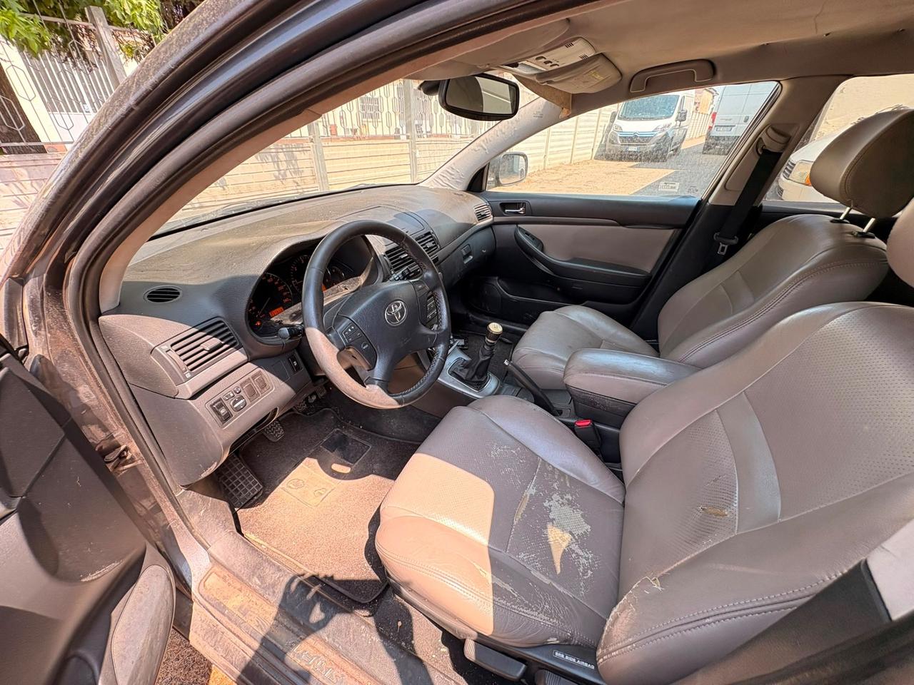 Toyota Avensis 2.0 D-4D 16V Station Wagon