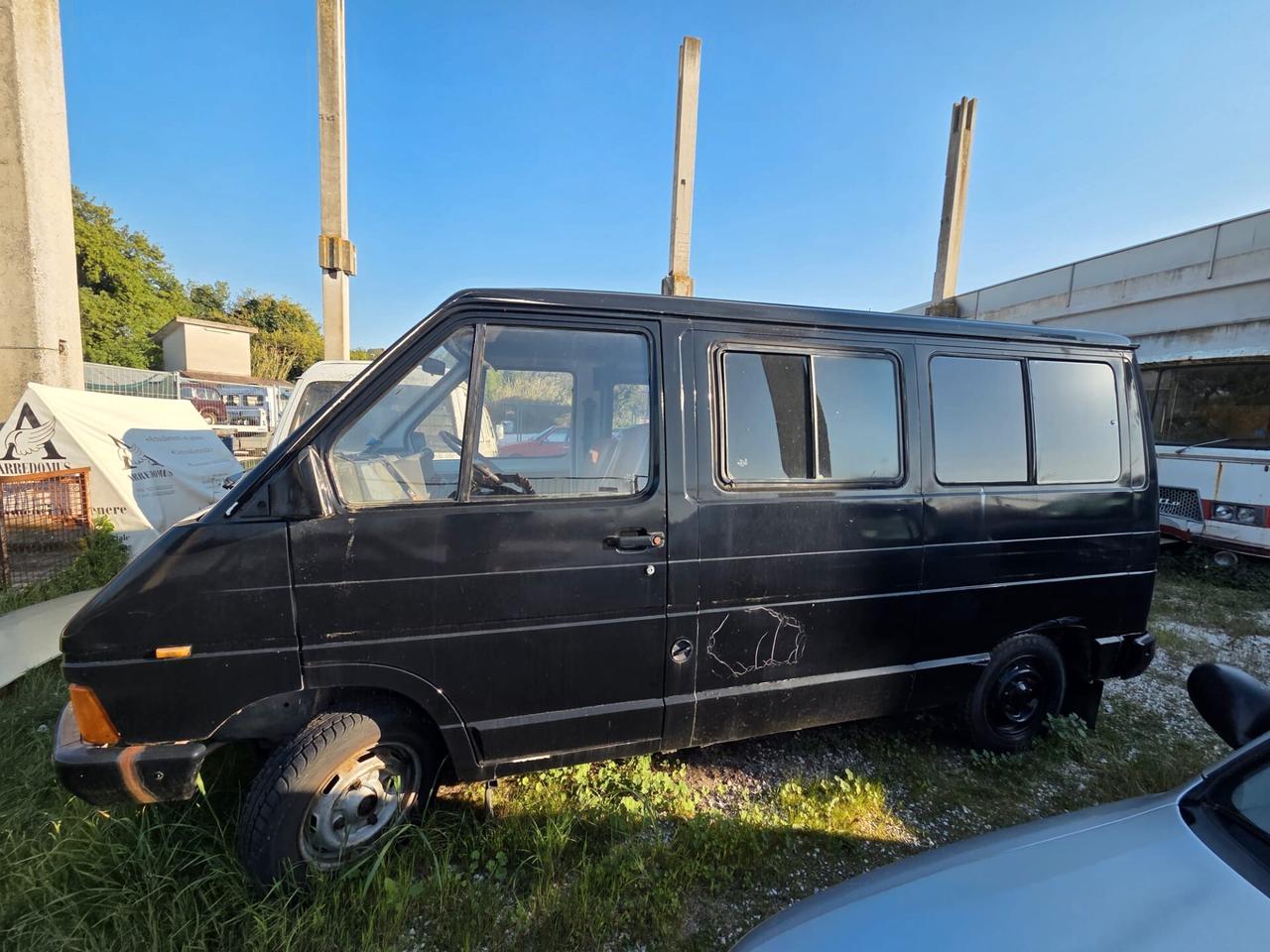 Renault Trafic 2.1D 9 POSTI MK1 - DA RESTAURO