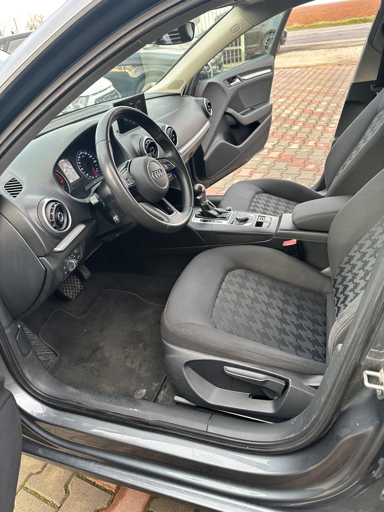 Audi A3 1.6 TDI clean diesel S tronic Business