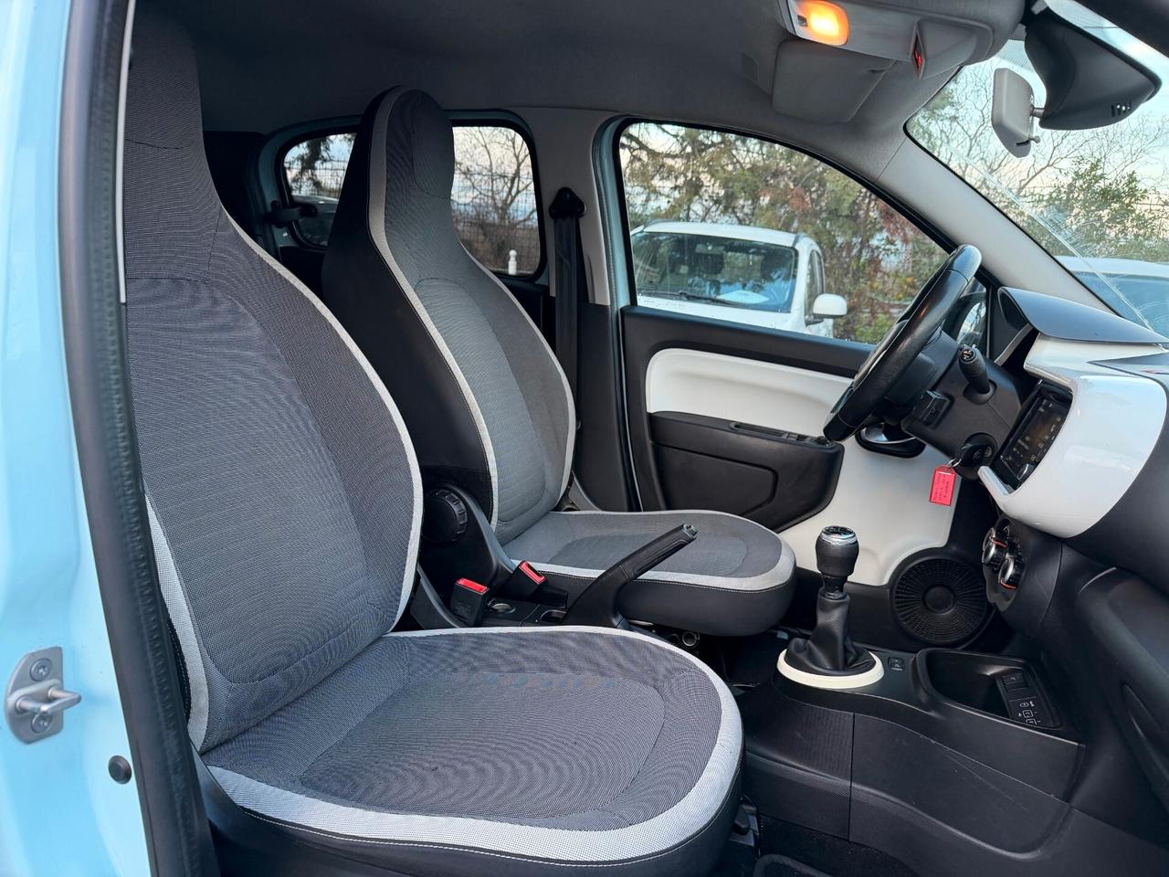 Renault Twingo SCe 65CV Intens NAVI 2021