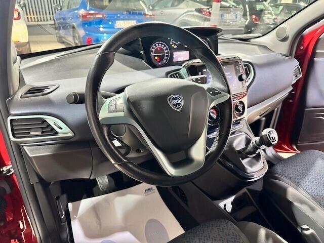 Lancia Ypsilon 1.0 FireFly 5 porte S&S Hybrid Gold