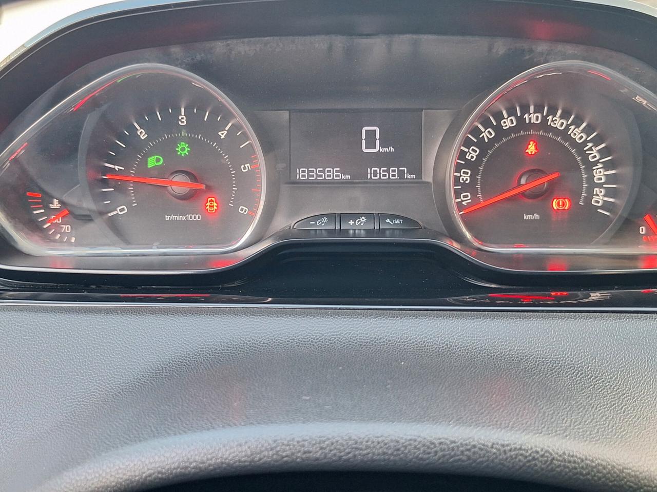 Peugeot 208 1.4 HDi 68 CV 5 porte Active