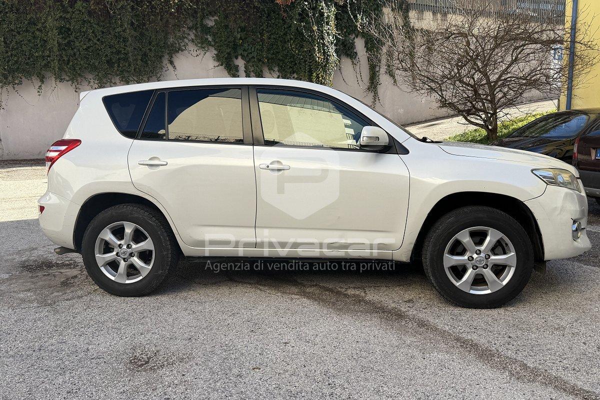 TOYOTA RAV4 Crossover 2.2 D-4D 150 CV DPF Exclusive