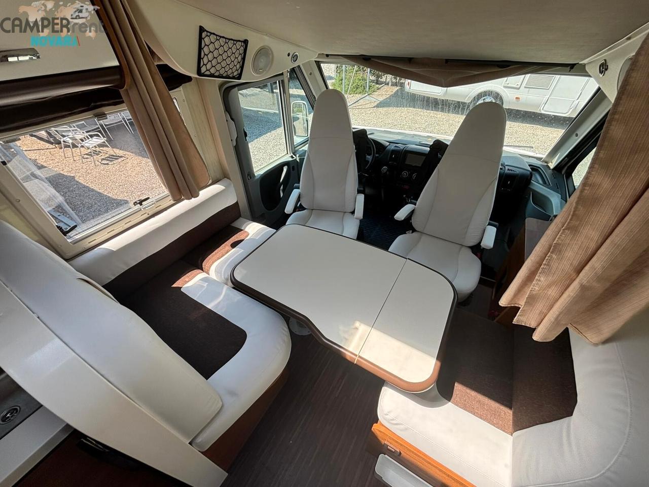 ELNAGH MAGNUM 81G - motorhome con letto nautico in coda e maxi garage