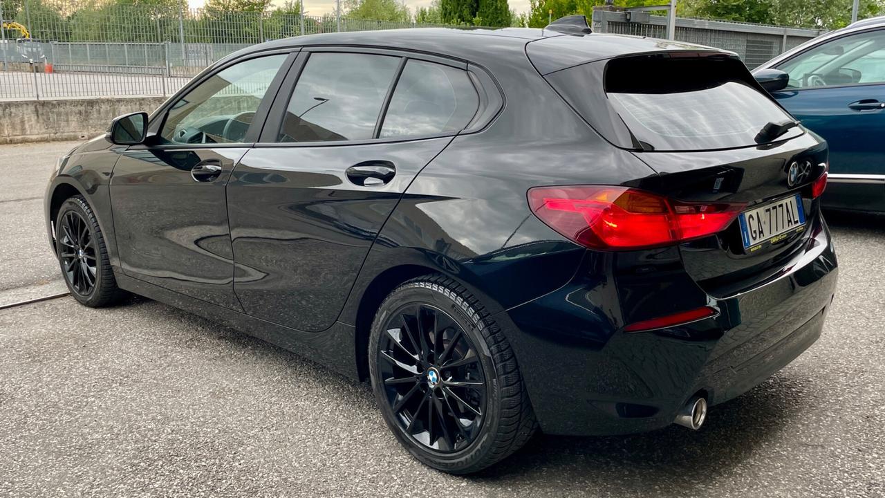 Bmw 116 116d 5p. Advantage LED