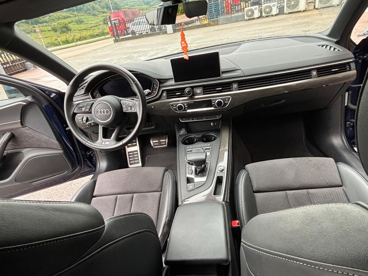 Audi A4 Avant 40 TDI S tronic S line edition