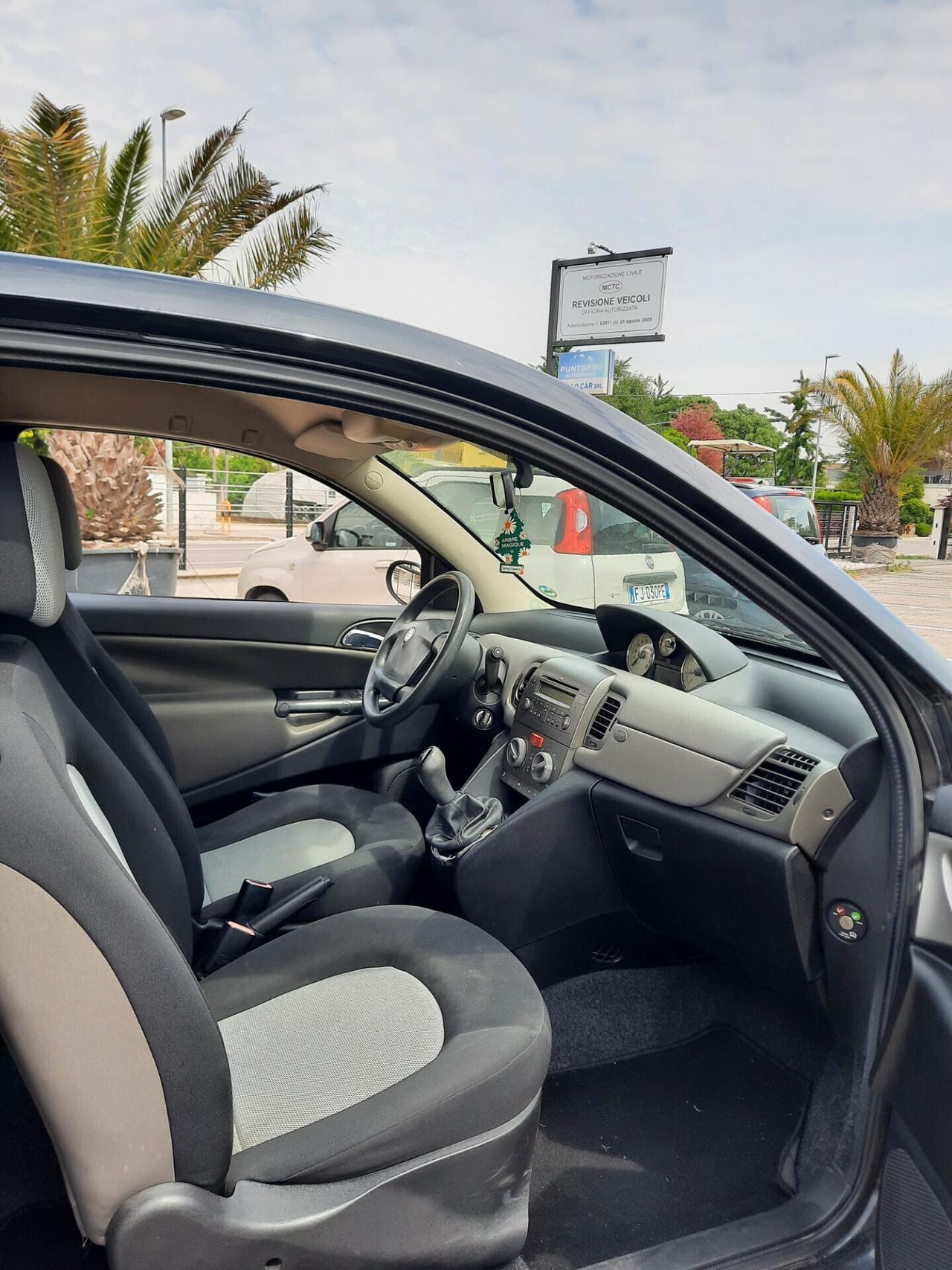 Lancia Ypsilon 1.3 Multijet Platino OK NEOPATENTATI