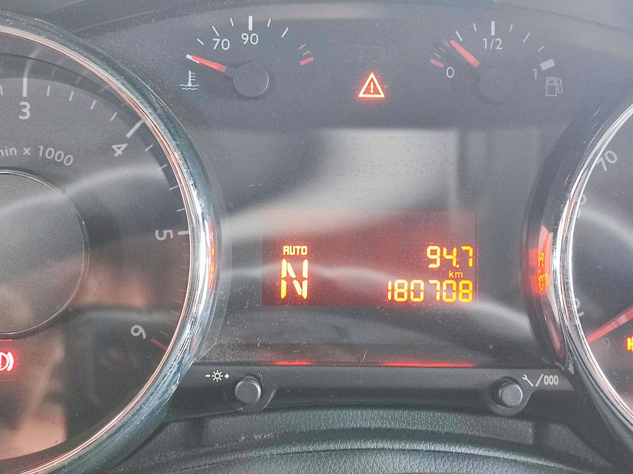 Peugeot 3008 1.6 HDi 115CV Business