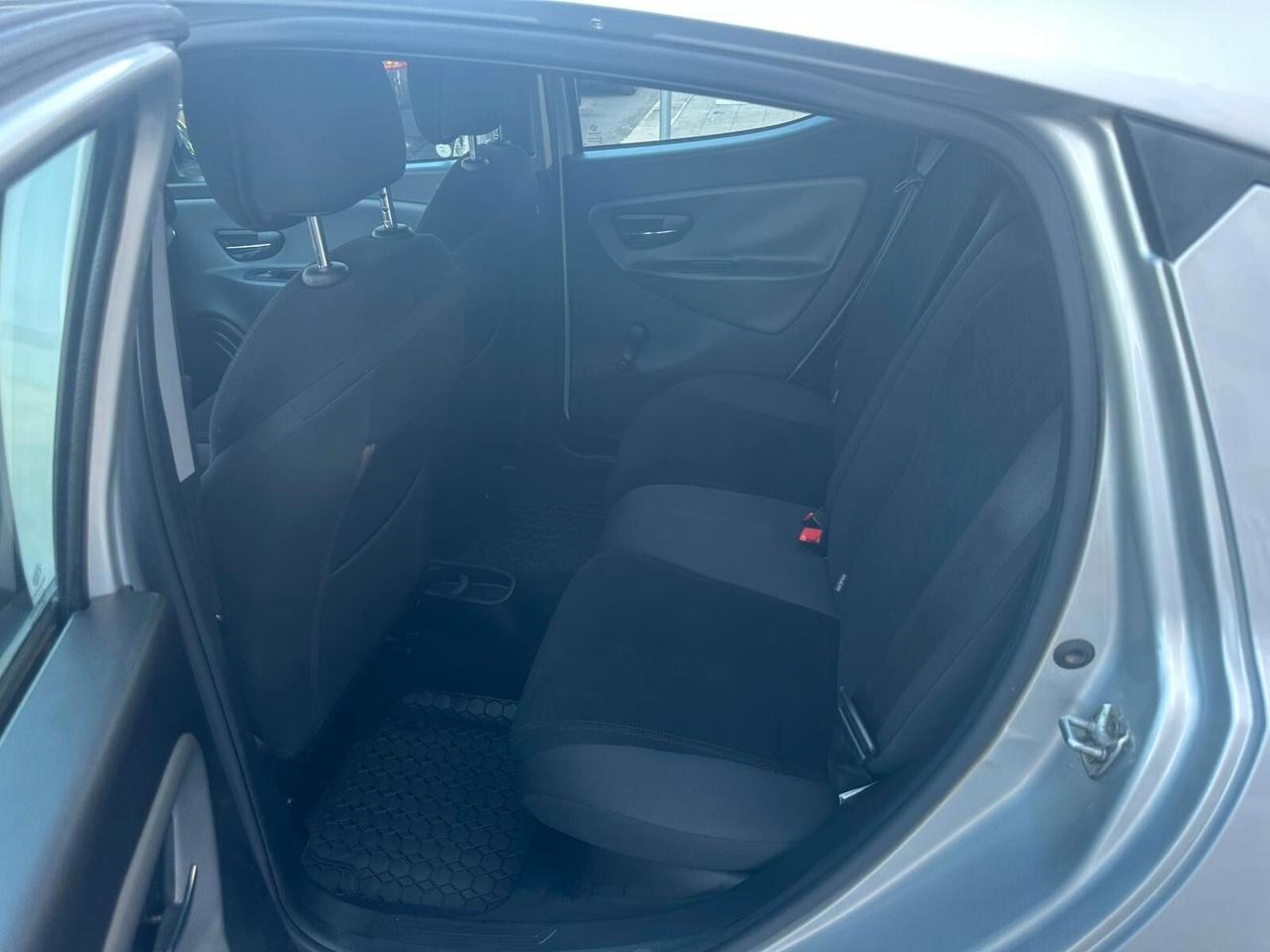Lancia Ypsilon 1.2 69 CV Silver GPL