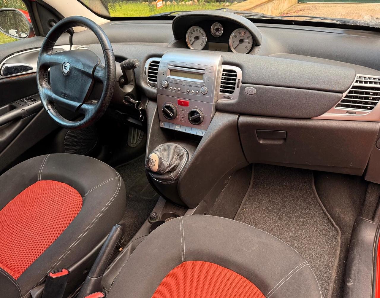 Lancia Ypsilon 1.2 Momo Design COME NUOVA IN BLACK FRIDAY