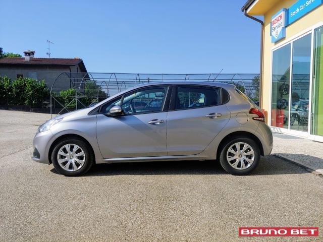 Peugeot 208 PureTech 82 5p. Allure