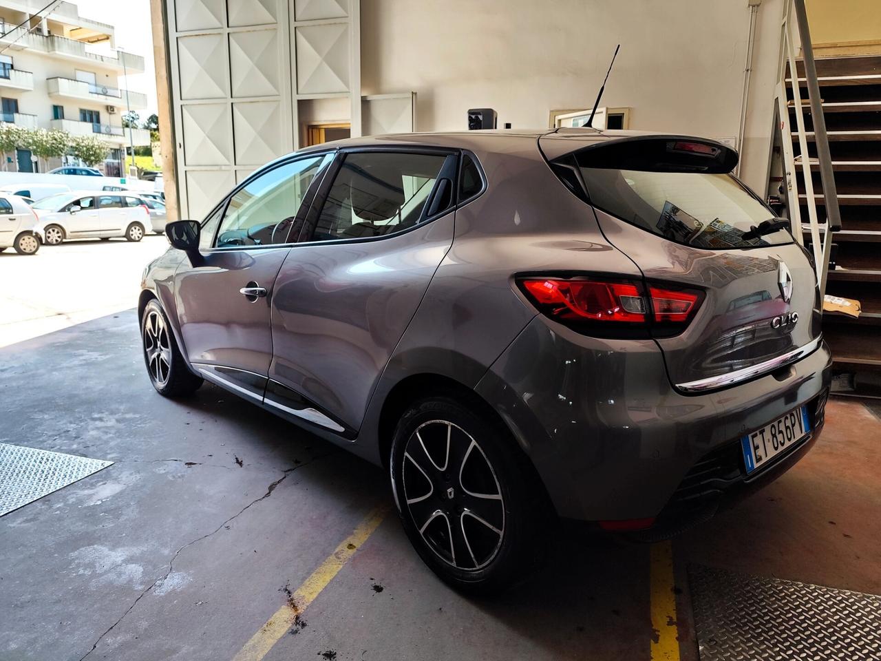 Renault Clio 1.2 75CV 5 porte Costume National