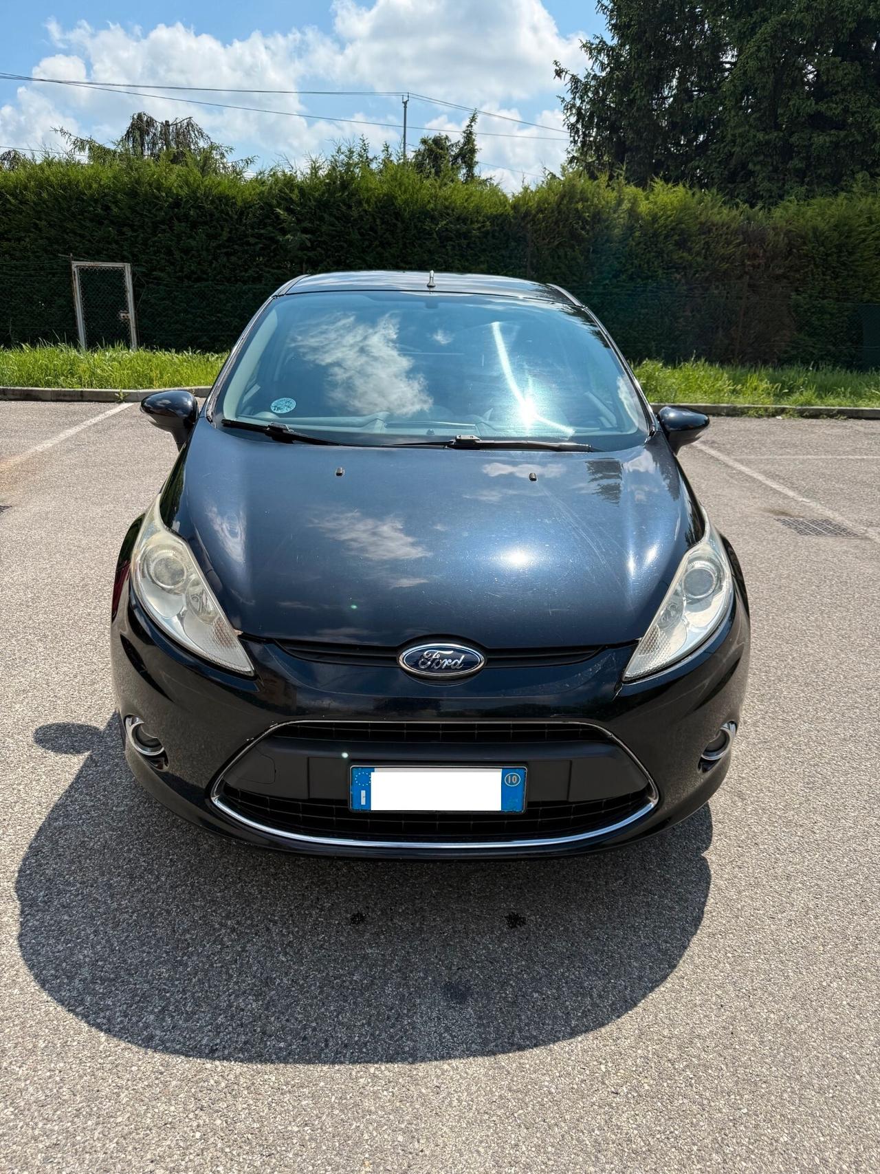 Ford Fiesta 1.4 tdci - NEOPATENTATI - 12 MESI DI GARANZIA -