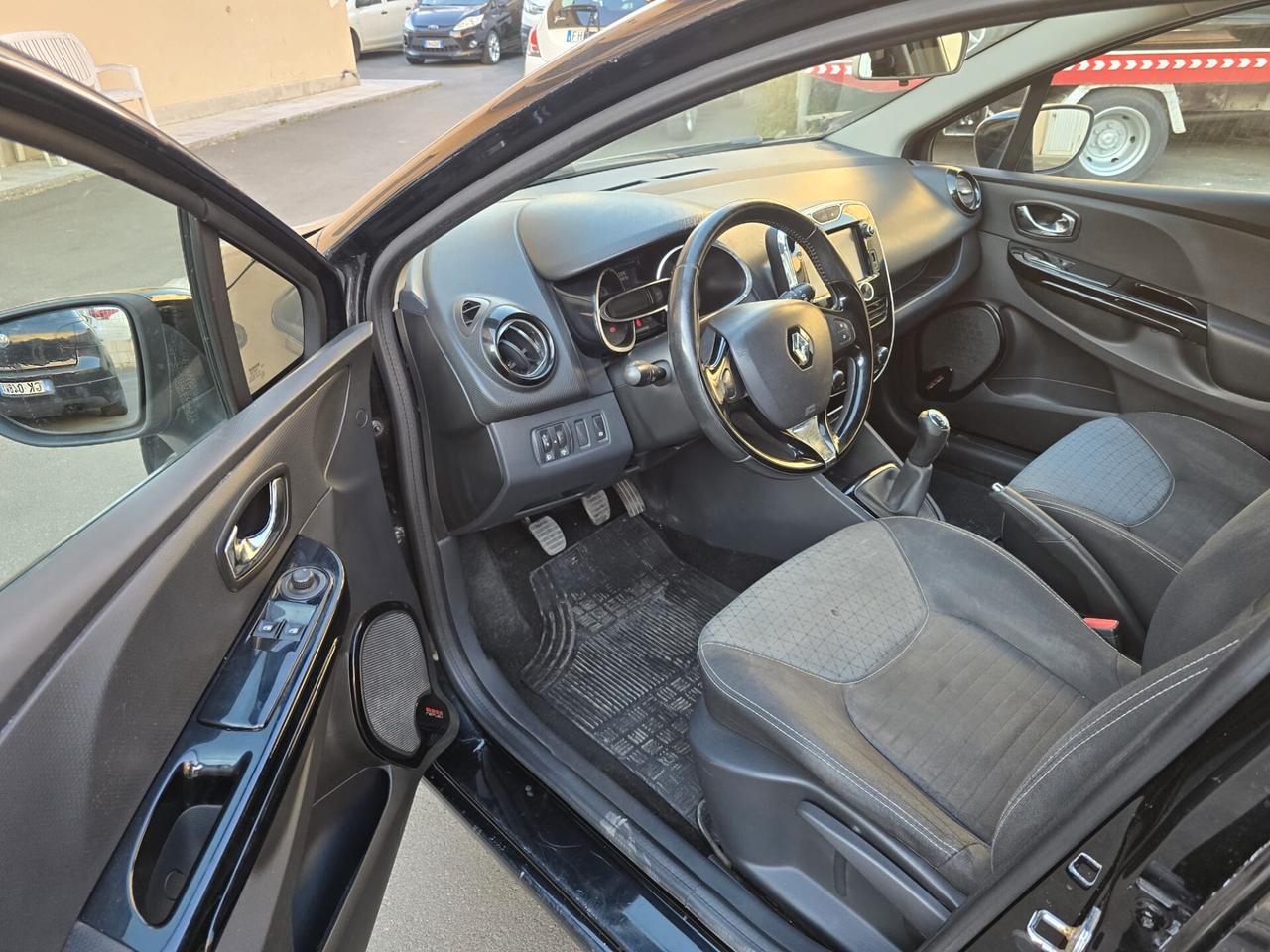 Renault Clio 1.5 dCi 8V 90CV Start&Stop 5 porte Energy possibilita 12 mesi garanzia