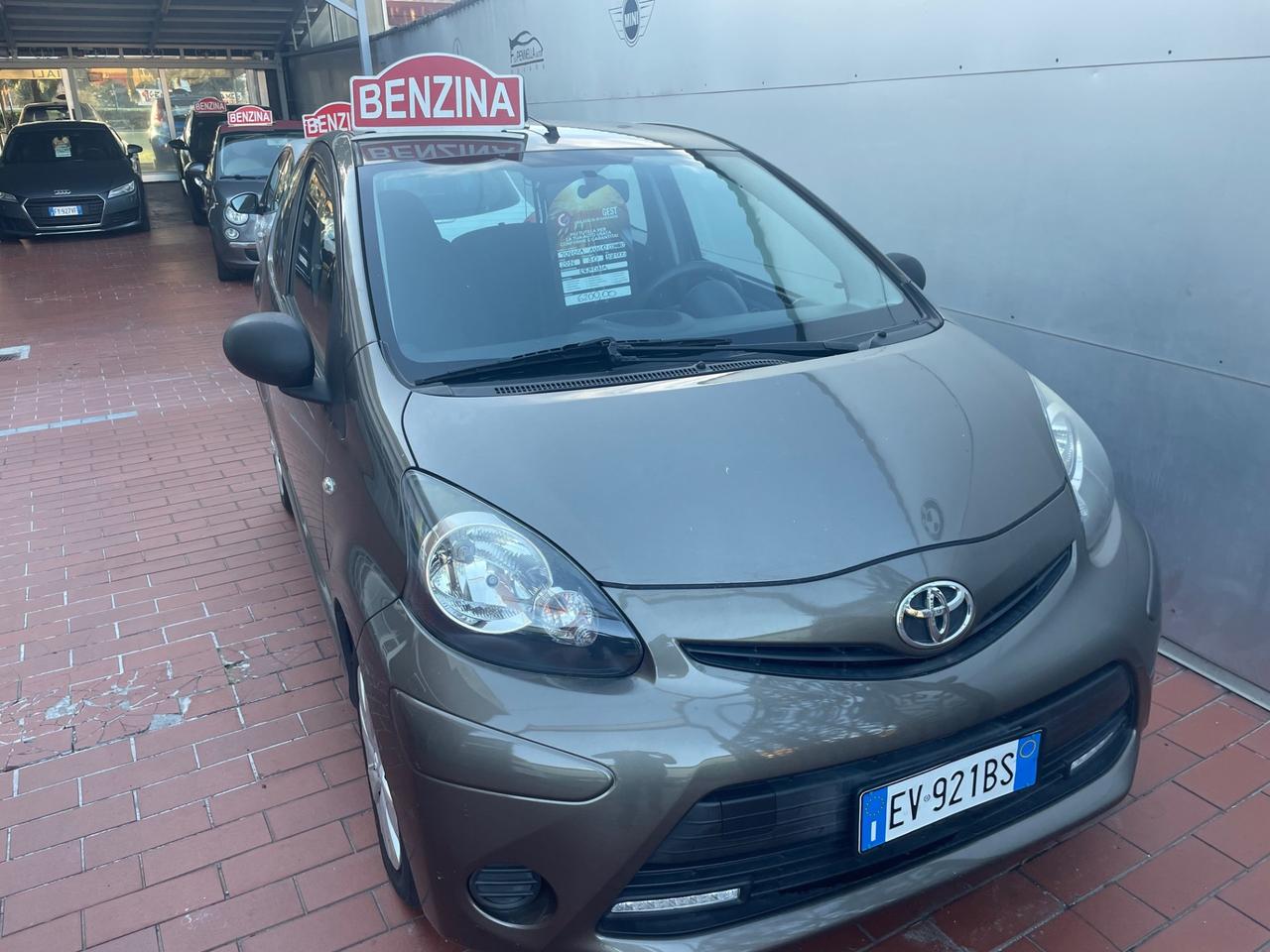 Toyota Aygo 1.0 VVT-i 69 CV 3 porte x-clusiv MMT