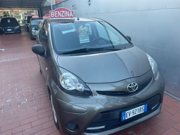 Toyota Aygo 1.0 VVT-i 69 CV 3 porte x-clusiv MMT