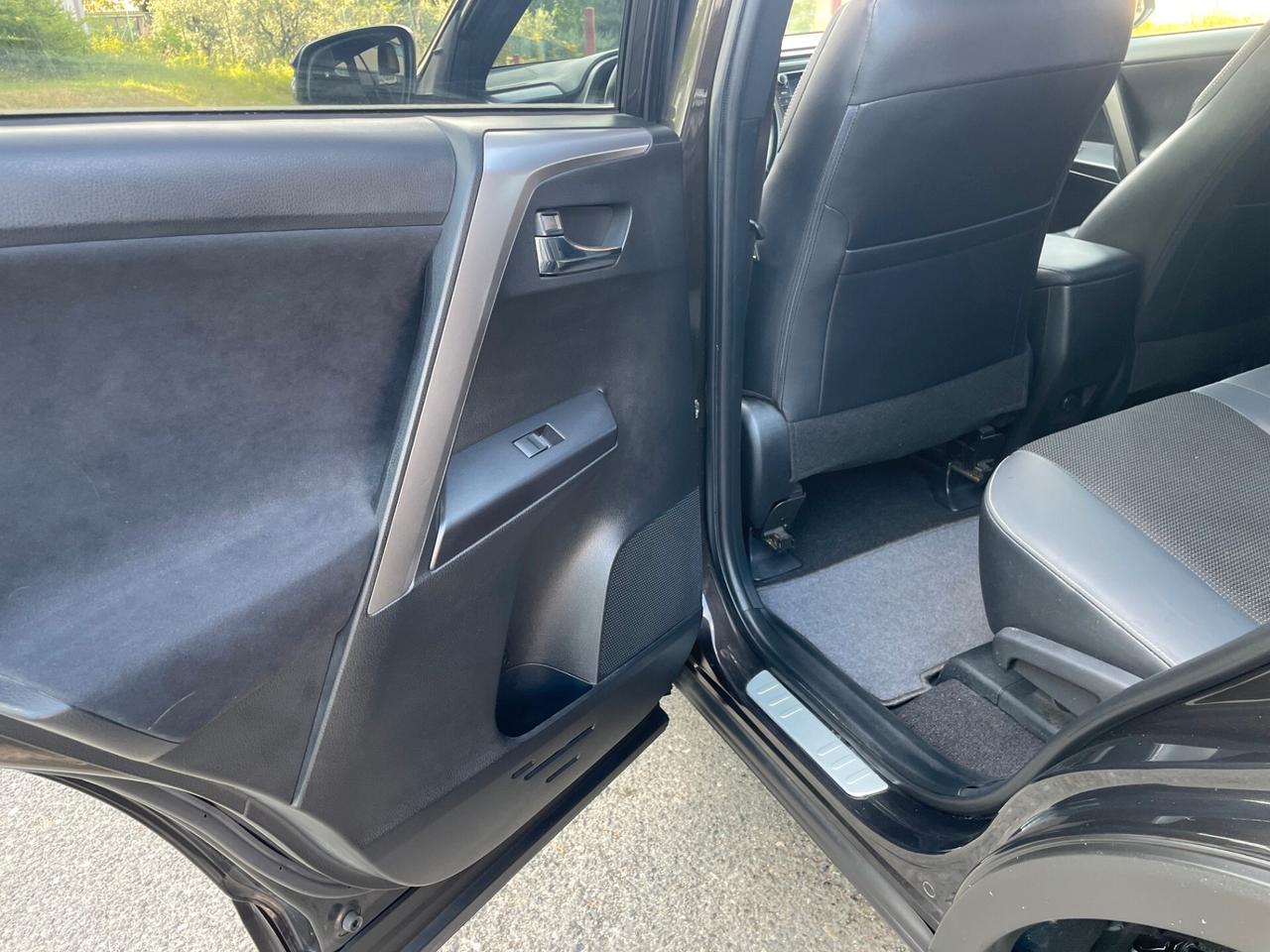 Toyota RAV 4 RAV4 2.0 D-4D 2WD Lounge