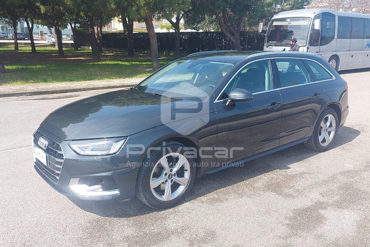 AUDI A4 Avant 30 TDI/136 CV S tronic Business Advanced