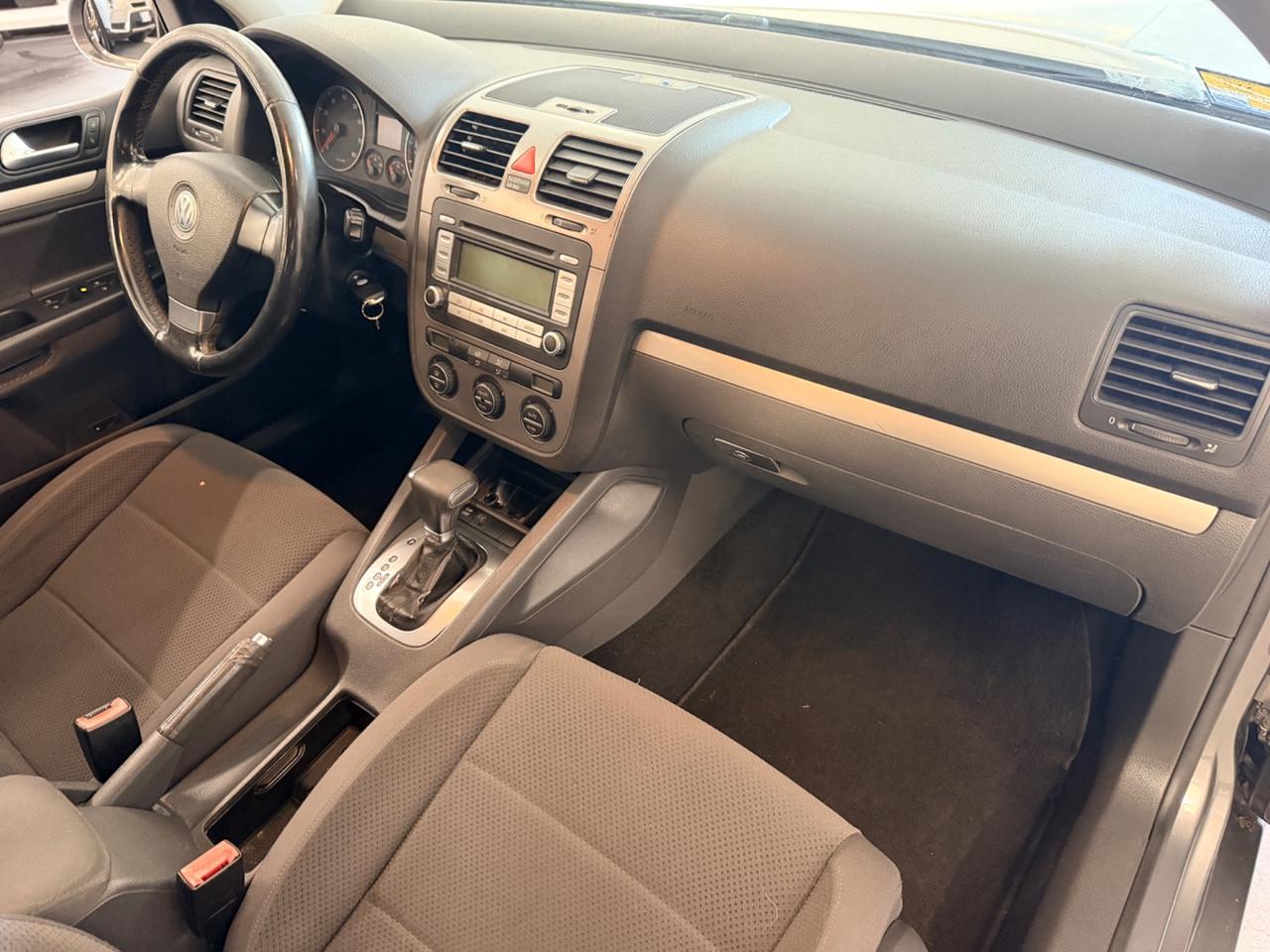 Volkswagen Golf 1.6 16V FSI 5p. tip. Comfortline
