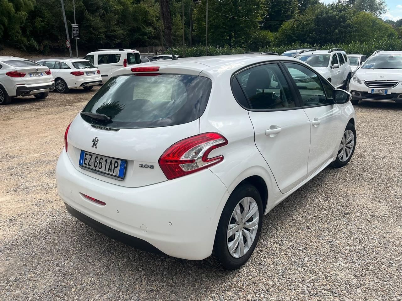 Peugeot 208 1.4 HDi 68 CV 5 porte Allure