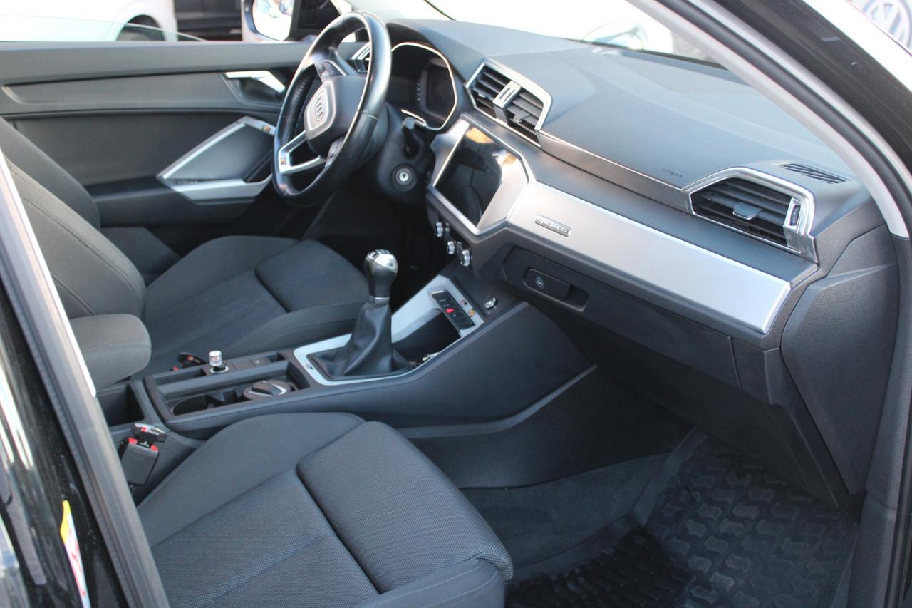 Audi Q3 35 TDI quattro Business
