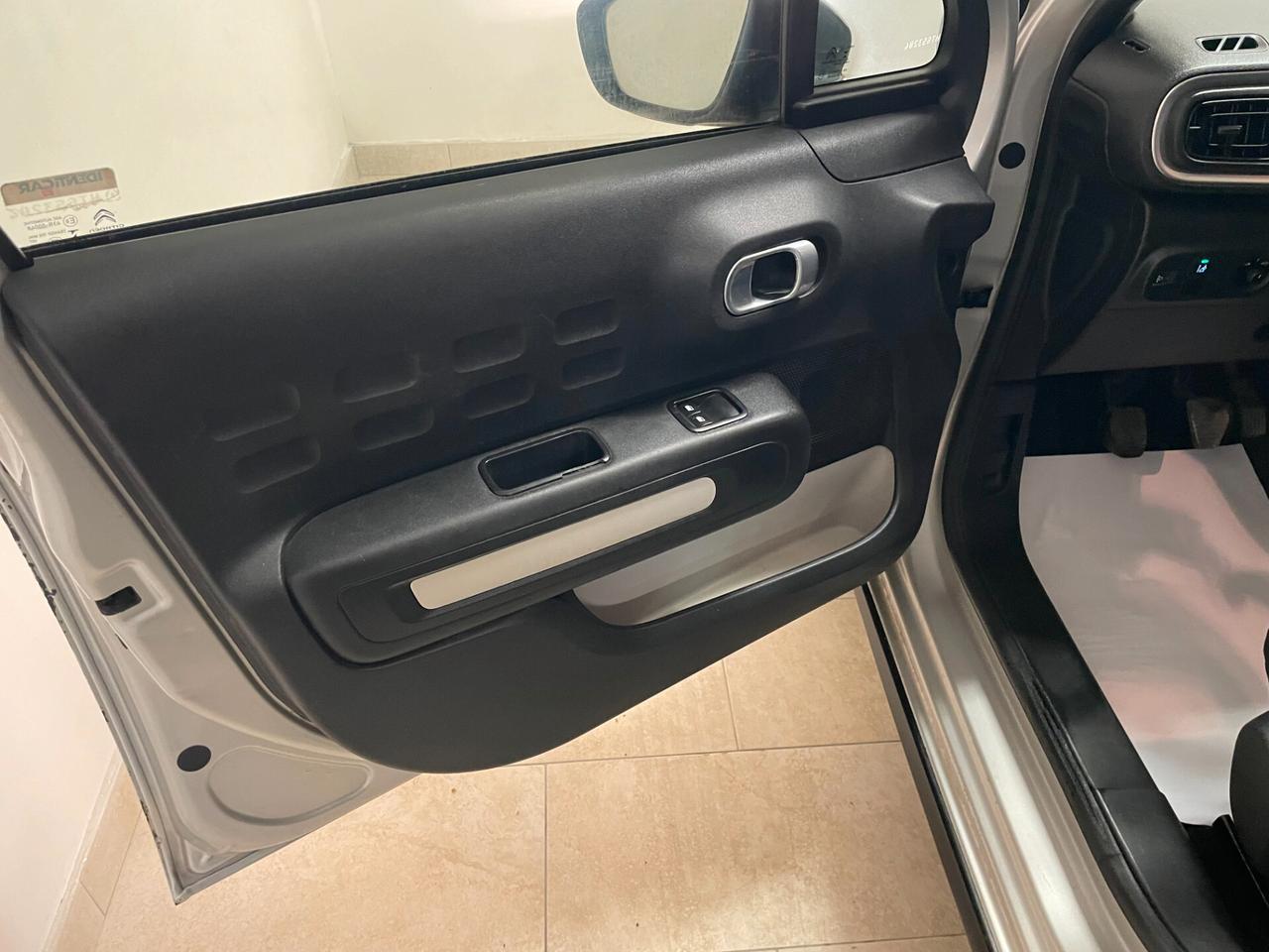 Citroen C31.2 82 CV PureTech Shine Full Cinghia+tagliando Neopatentati