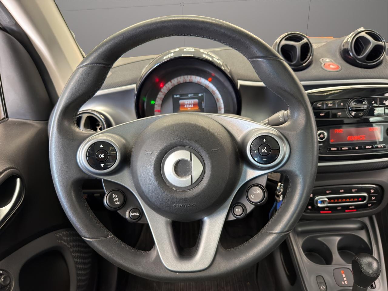 Smart fortwo coupe Prime 90cv - Unico proprietario - Sedili in pelle riscaldabili - Cerchi in lega - Luci Led - Tetto panoramico