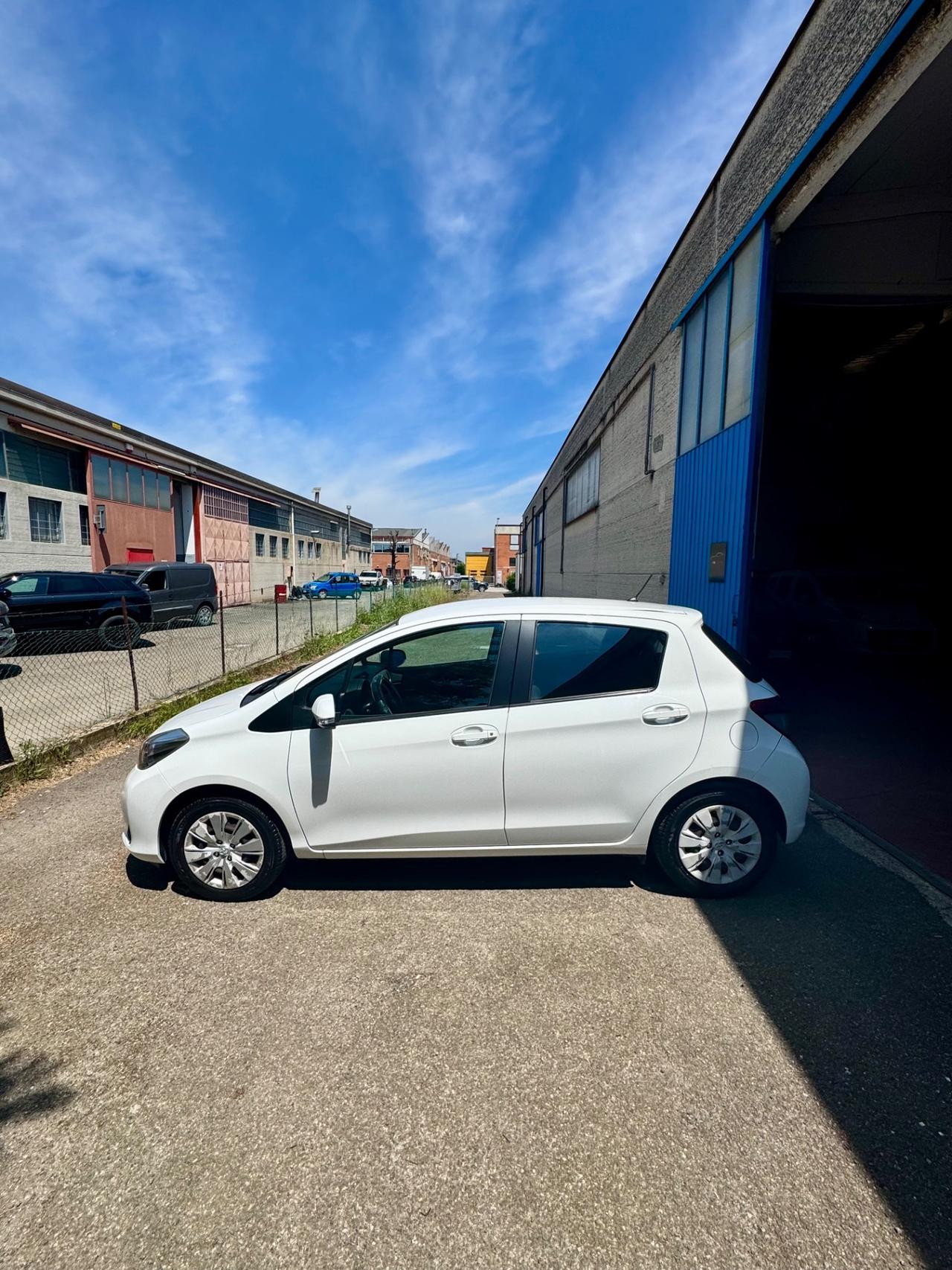 Toyota Yaris 1.0 5 porte Lounge