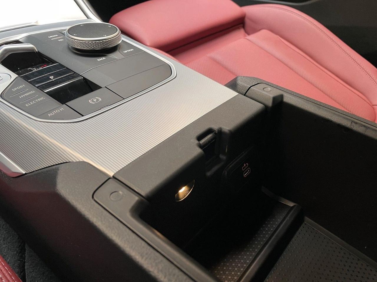 Bmw 330 BMW 330e Touring M-sport