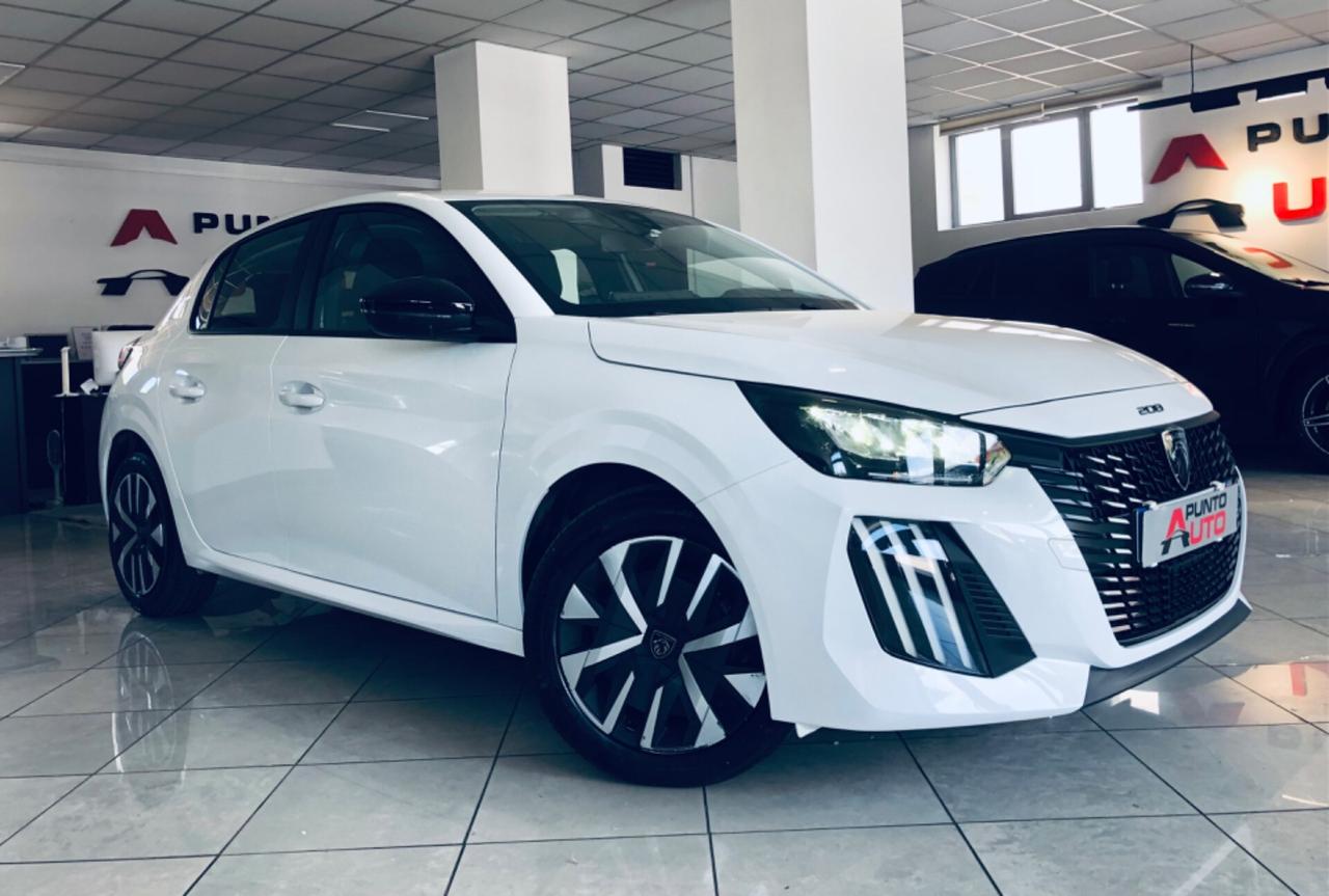 Peugeot 208 1.2 benzina neopatenti 15mila km