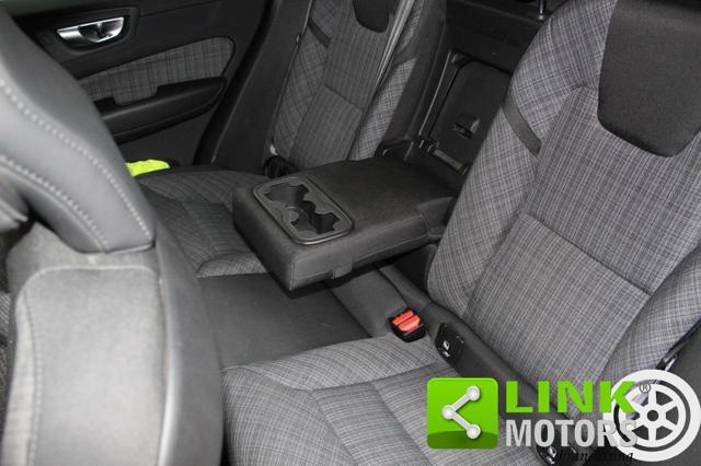 VOLVO XC60 B4 automatico Essentialle con Leasing