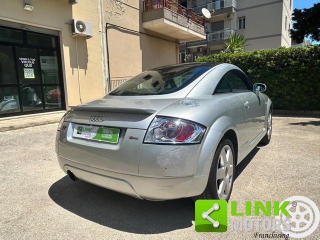 AUDI TT .