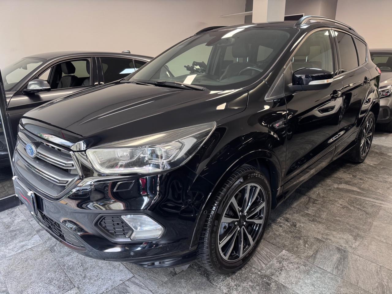 Ford Kuga 1.5 TDCI 120 CV S&S 2WD ST-Line