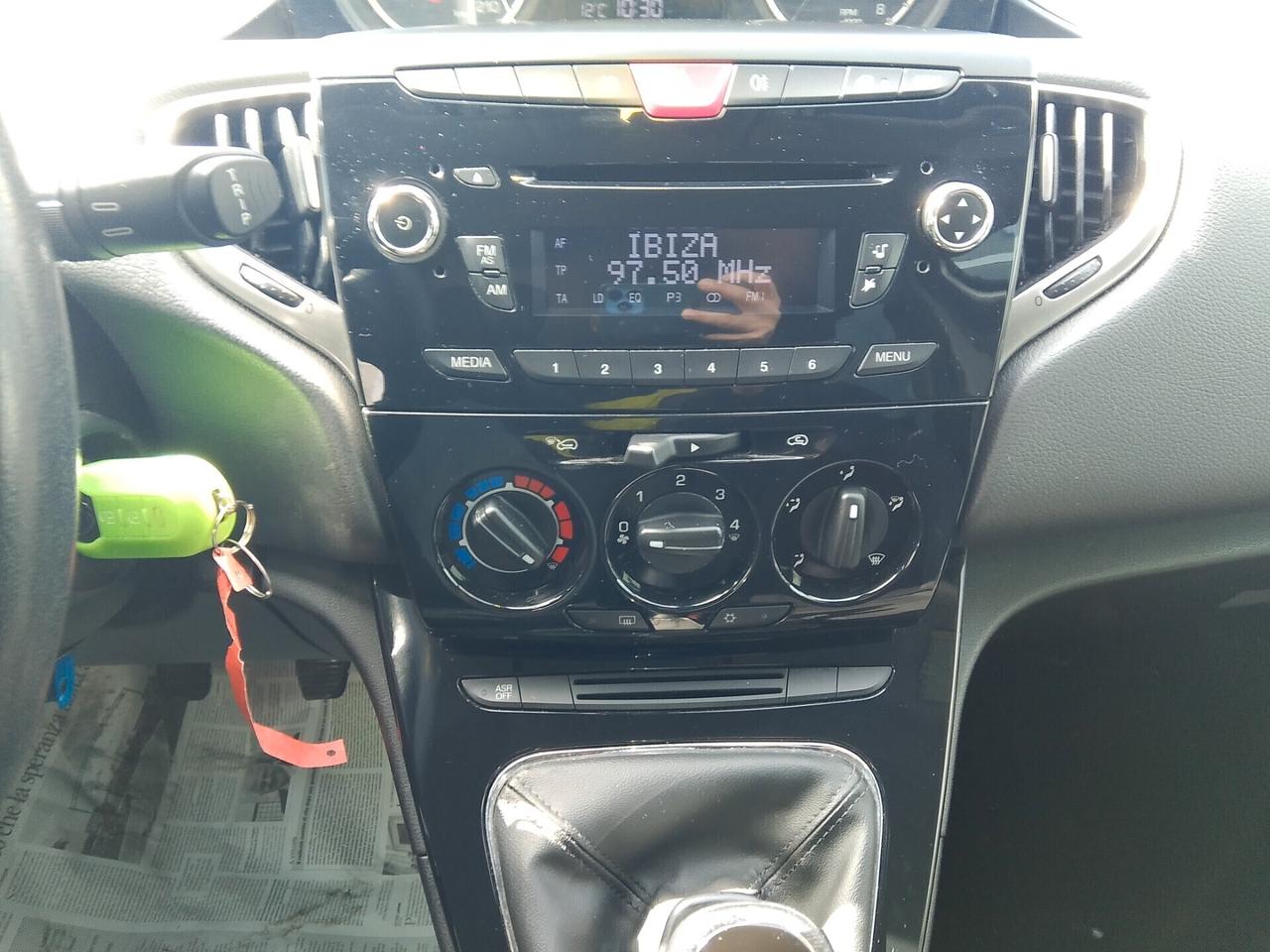 Lancia Ypsilon 1.2 69 CV 5 porte S&S Gold GPL